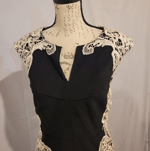 BUNDLE SALE! Torrid Black and Cream Lace Dress Sz 14 - Picture 4 of 7